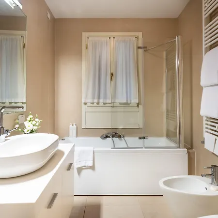 San Teodoro Palace - Luxury Lägenhet *