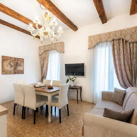 San Teodoro Palace - Luxury Lägenhet *