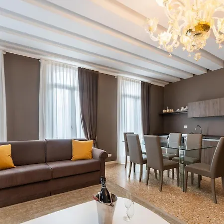 San Teodoro Palace - Luxury Apartmán *