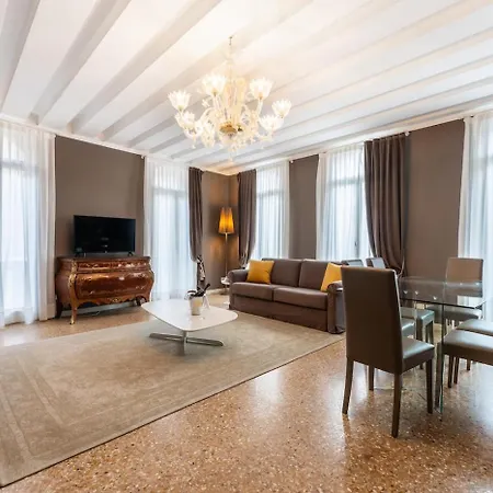 San Teodoro Palace - Luxury Apartmán *